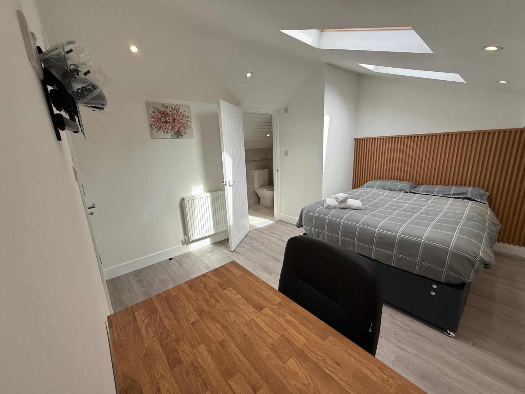 Moorfields Guest house *